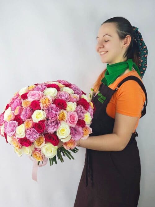 Букет из 101 розы микс в упаковке